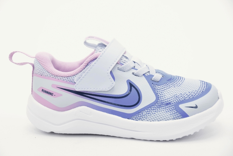 NIKE Cosmic Runner Barn